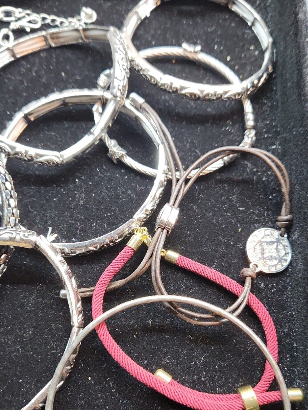 Mixed Bracelet & Necklace Jewelry Lot - Gold, Silver, and Natural Tones - Picture 13 of 15